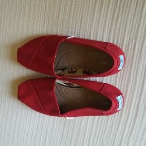Red Toms Canvas Shoes